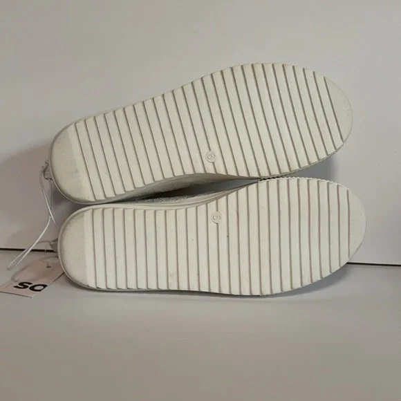 NWT SO Evalyn Womens White Lace Slip-on size 6 - Picture 7 of 7